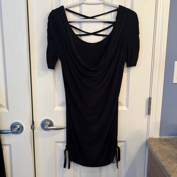 Sleek black elegance - Picture 1 of 5